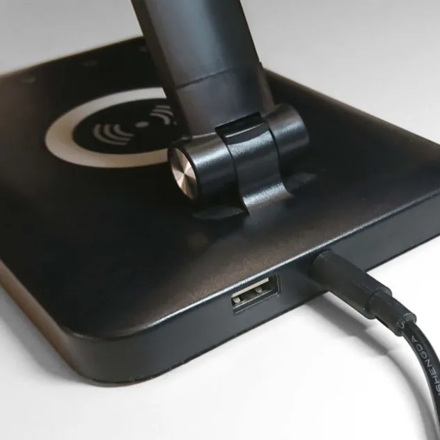 LED Tischleuchte, schwarz, QI-Ladefunktion, Touchdimmer, CCT