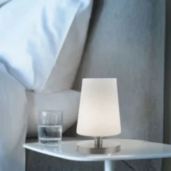 LED-Tischleuchte, weiß-stahl, mit dezentem Lampenschirm, inkl. Touchdimmer