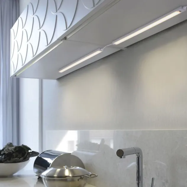 LED Unterbauleuchte, silber, flach, schlichtes Design, energiesparend